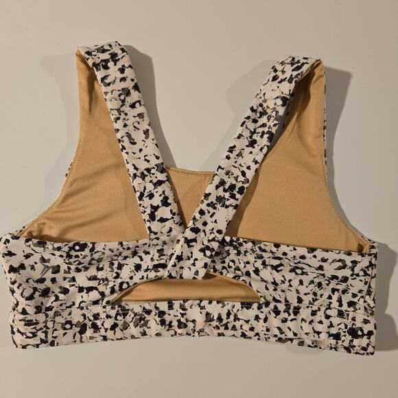 Old Navy Power Soft Sports Bra M(8) - Picture 2 of 3